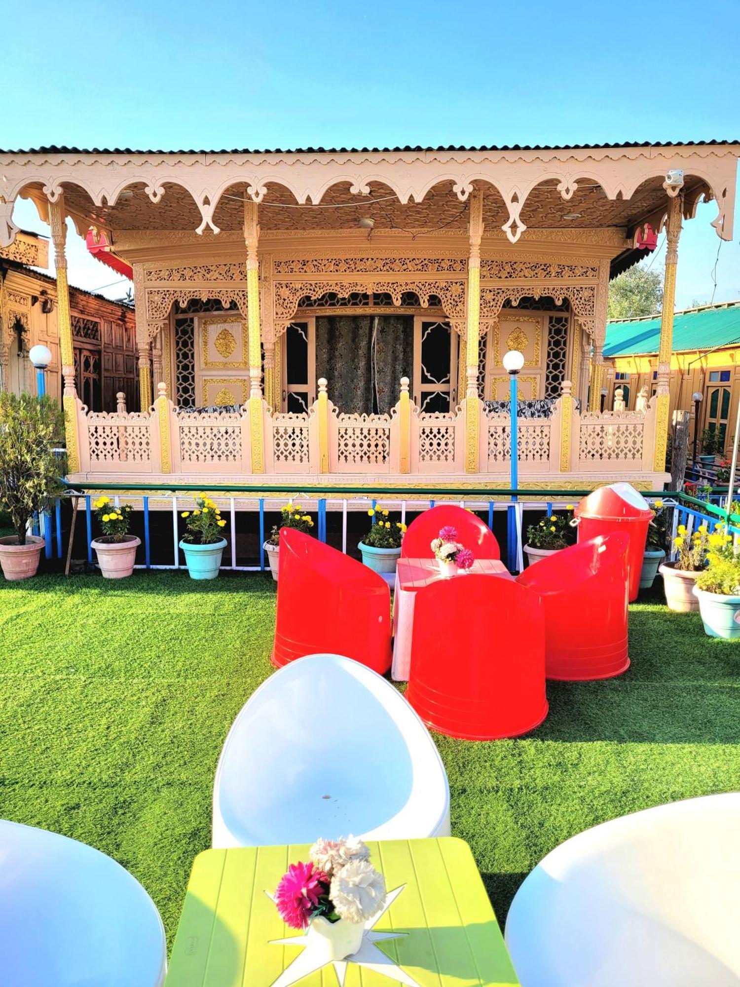Aziz Palace Group Of Houseboats Srinagar  Ngoại thất bức ảnh