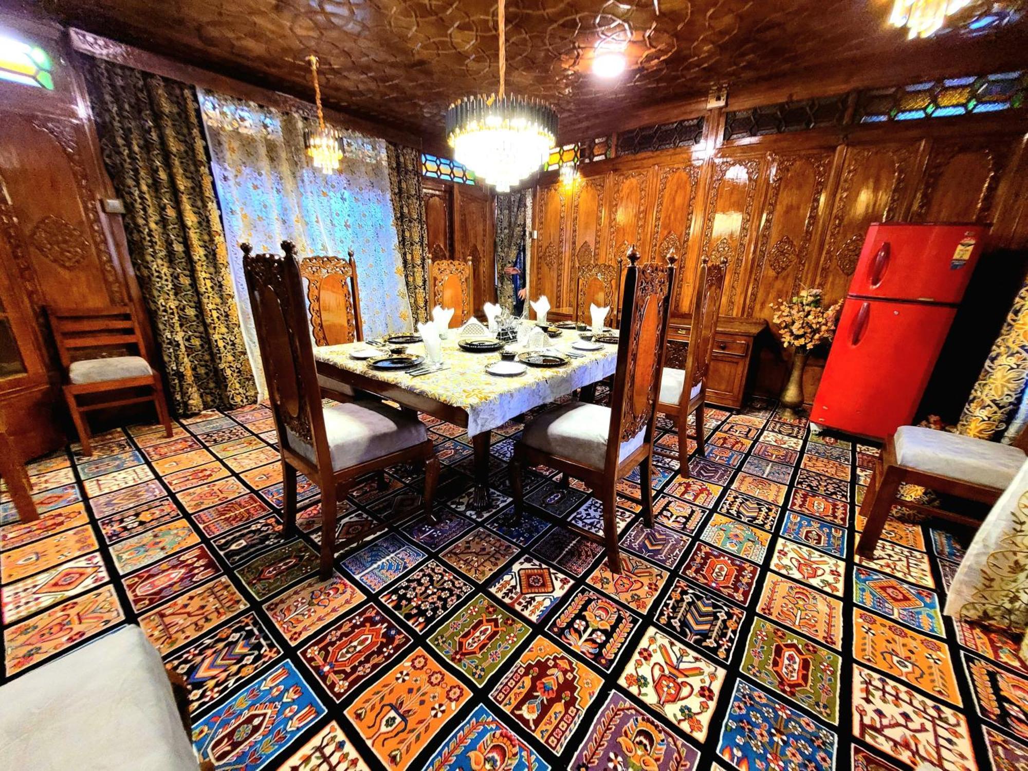 Aziz Palace Group Of Houseboats Srinagar  Ngoại thất bức ảnh