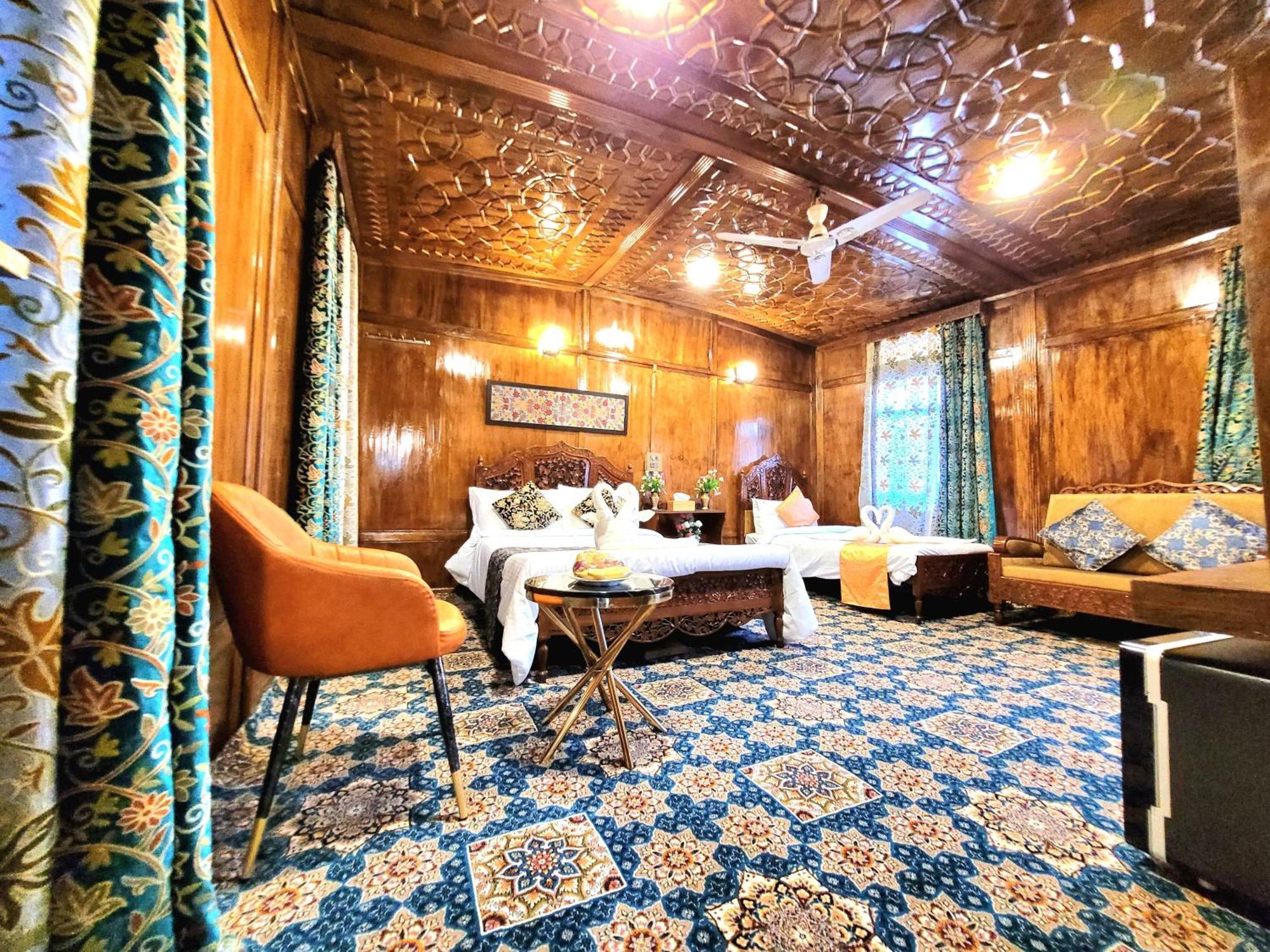 Aziz Palace Group Of Houseboats Srinagar  Ngoại thất bức ảnh