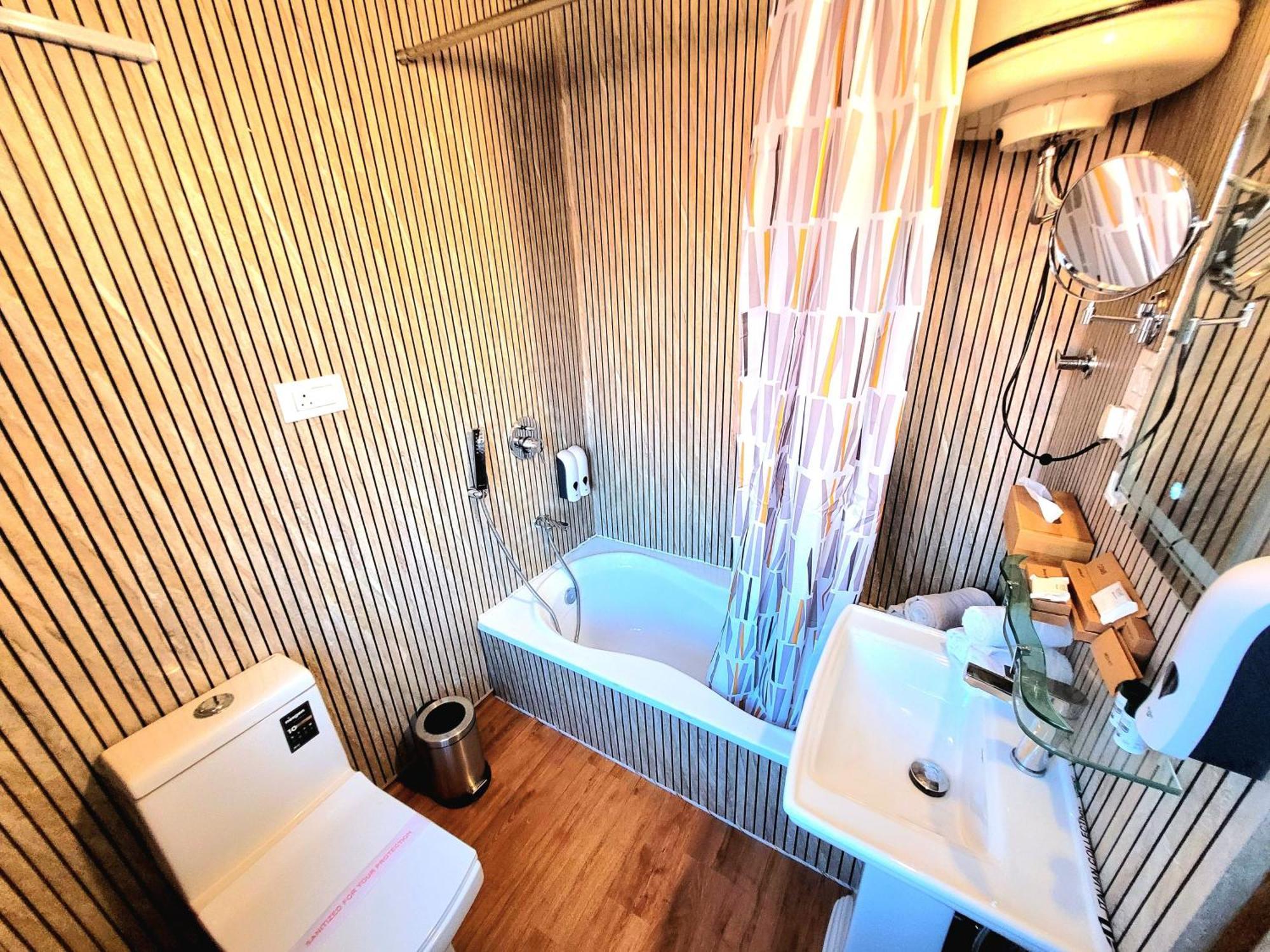 Aziz Palace Group Of Houseboats Srinagar  Ngoại thất bức ảnh