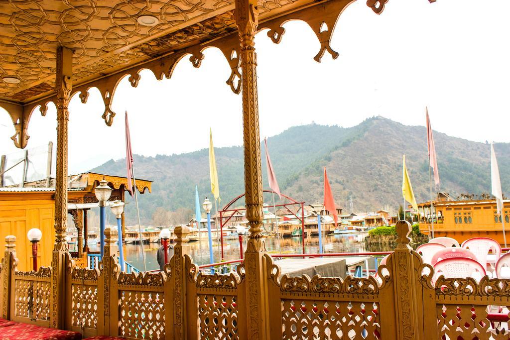 Aziz Palace Group Of Houseboats Srinagar  Ngoại thất bức ảnh